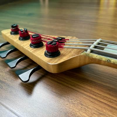 Zurlug Custom 4-String Bass – Ash Body – Flamed Maple Neck – Rosewood Fingerboard – Seymour Duncan Pickups – Hipshot Tuners – Handmade image 6
