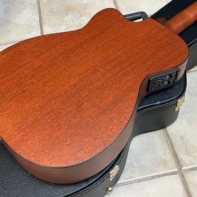 2008 CF Martin 00C-16GTAE acoustic bass natural with case image 7