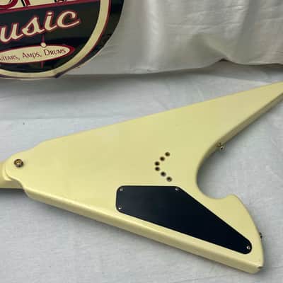 Washburn PT60 PT-60 Flying V Guitar with Case image 20