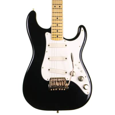 Fender Gold Elite Stratocaster Electric Guitar, Black, Gold Hardware image 2