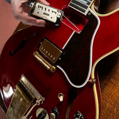Gibson ES-355 with Maestro Vibrola 1964 Cherry 100% Original image 9