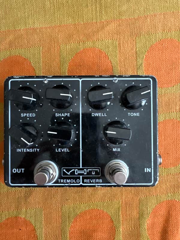VHT AV-MV1 Melo-Verb Tremolo and Reverb Pedal | Reverb