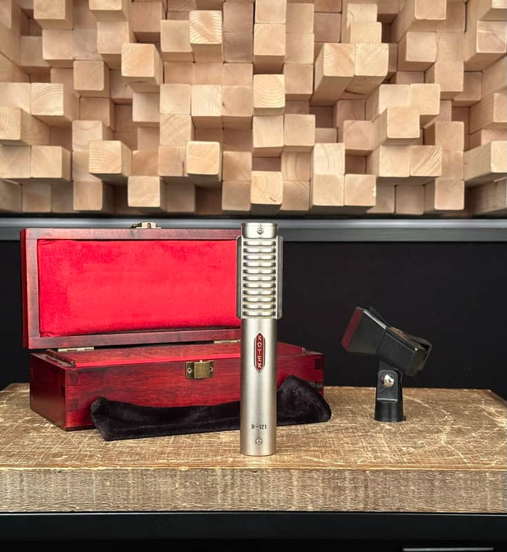 Royer Labs R-121 Ribbon Microphone. R121 R 121 image 1