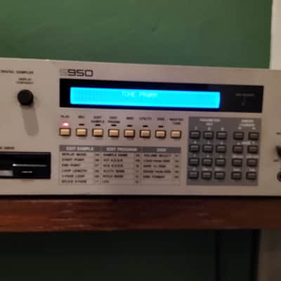 Akai S950 MIDI Digital Sampler 1988 - White image 4