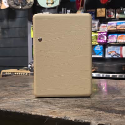 Blackstar Debut 15E 15-Watt 2x3" Guitar Combo 2020 - Present - Cream image 4