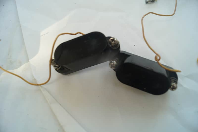 Mustang Bass Pickup - gray back image 1