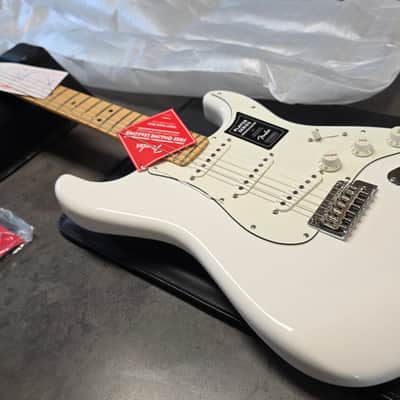 Fender Player Stratocaster BRAND NEW Polar White SSS Strat Maple Neck Pro Electric Guitar image 5