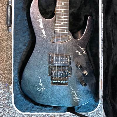 Kramer Proaxe standard electric guitar signed by Dave mustaine and megadeth hard shell case 1990's image 4