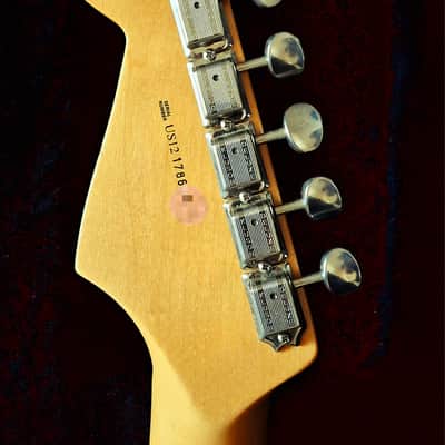 Fender American Standard 2012 Strat,  3-Tone Sunburst, Maple Fretboard image 9