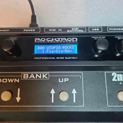 Rocktron Utopia B200 Bass Guitar Effects Processor Pedalboard w/Case - (Make OFFER!) image 4