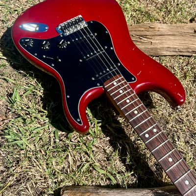 Vintage Fender Stratocaster Guitar 1979-1981 - Crimson Red Transparent image 9