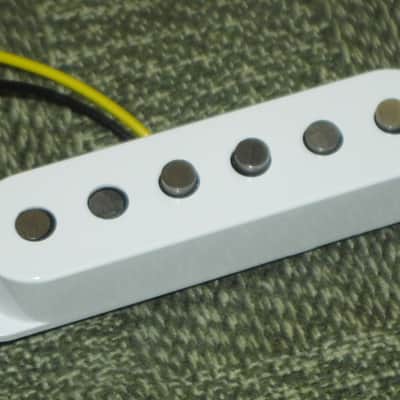 very near A+ (rarely used) genuine Fender Tex-Mex Stratocaster Bridge Single Coil Pickup, 7.4k full strength, White Cover (p/n # 50659000) +screws & rubber bushings, Alnico 5 magnets, staggered pole pieces, Polysol magnet wire, vinyl output wires image 8