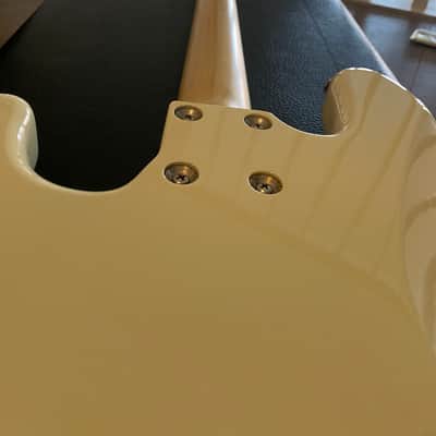 G&L Jazz Bass 2019 Olympic White image 5