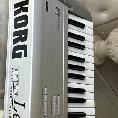 Korg Triton LE 76 Key 2000 - Silver image 4