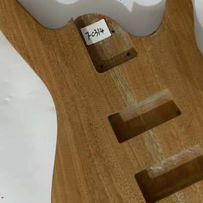 Solid Mahogany 4 String Bass Body image 4
