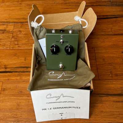 Cunningham Amplifiers Mk1.6 RCA Germanium Fuzz Pedal - Olive Green imagen 2