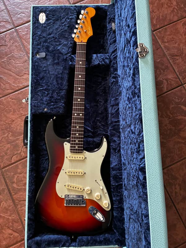 Fender American Ultra Stratocaster with Rosewood Fretboard 2019 - 2025 - Ultraburst