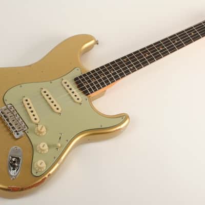 Fender Custom Shop Late 1962 Stratocaster Relic with Closet Classic Hardware Rosewood Fingerboard Aged Aztec Gold CZ577433 image 2
