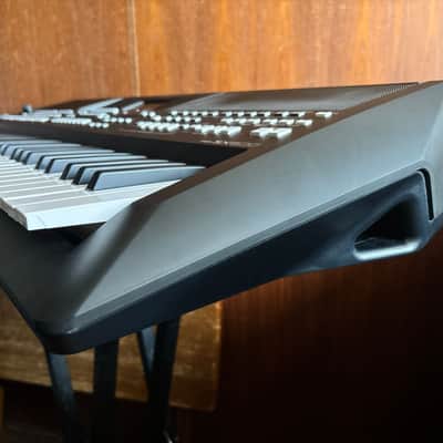 Yamaha PSR-SX600 Digital Workstation With 61 Keys w/ box image 8