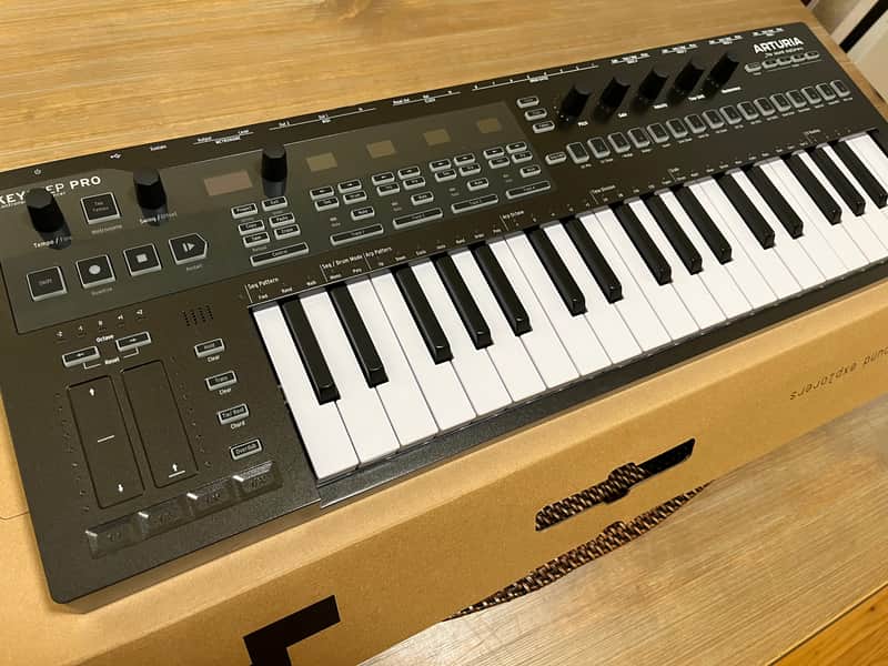 Arturia Keystep Pro Chroma 37-Key MIDI Controller