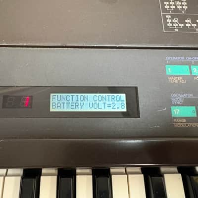 Yamaha DX7 Programmable Algorithm Synthesizer 1983 - 1987 - Black image 2