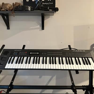 Roland Alpha Juno-2 61-Key Programmable Polyphonic Synthesizer 1985 - 1988 - Black