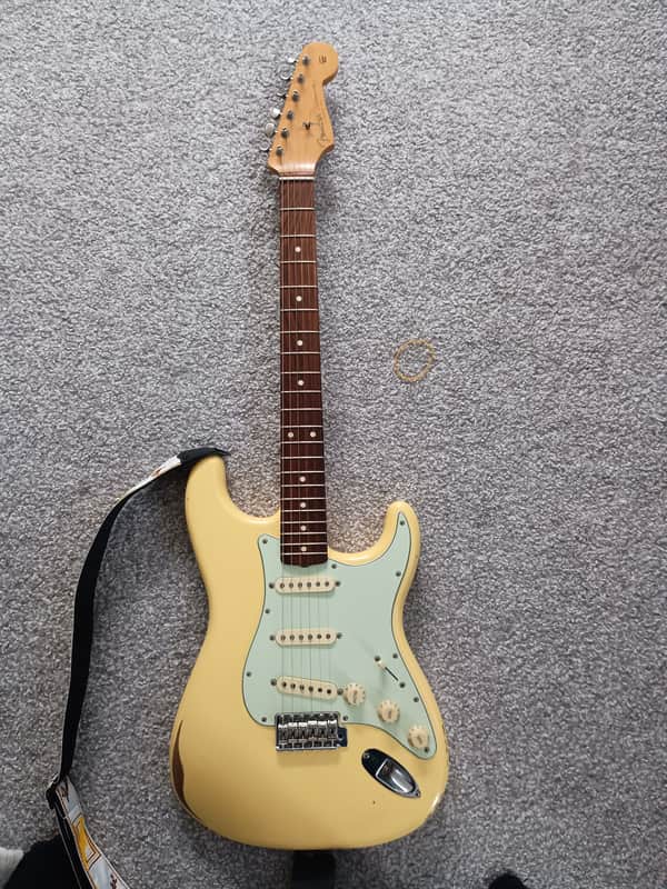Fender FSR Road Worn '60s Stratocaster 2023 Vintage White