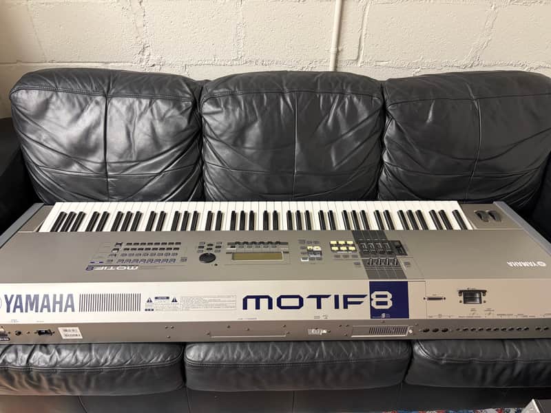 Yamaha Motif ES 8 Production Synthesizer