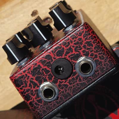 Goliath FX BlackIce Bass Overdrive 2026 - Black & Red image 3