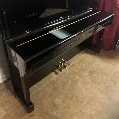 Yamaha U1 Upright Piano – Impeccable Quality & Sound image 4