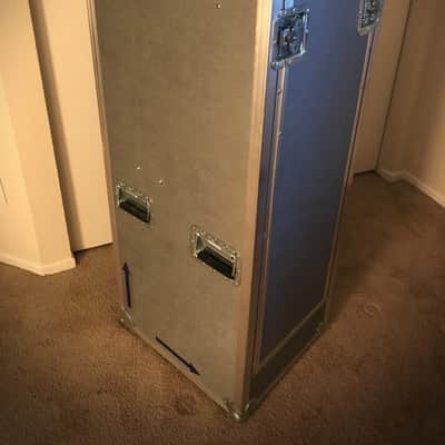 Guitar vault Road case 3 guitars + accessories image 6