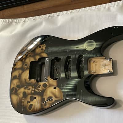 2002 Made in Japan Jackson DK2 Pile O' Skulls Graphic Guitar Body Floyd Ready image 2