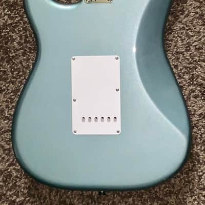 2020 Fender Vintera '60s Stratocaster   with Pau Ferro   Fretboard electric guitar Ice Blue Metallic image 5