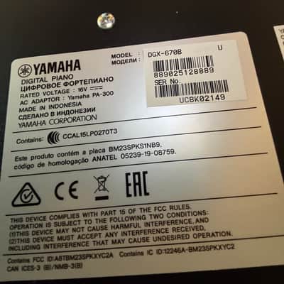 Yamaha YDP-141 Digital Piano 2012 - Walnut image 2
