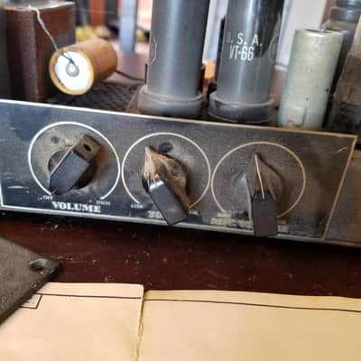 Bell & Howell Rare 138 C Commercial Projector Tube Amp and original Magnavox field coil speaker, grill 1945 image 2