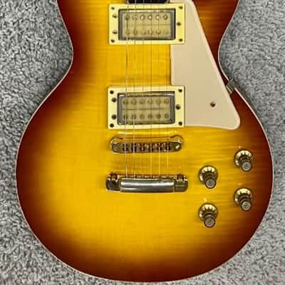 Univox - MIJ "Gimme Lawsuit" Les Paul Style - Sunburst - with HSC image 4