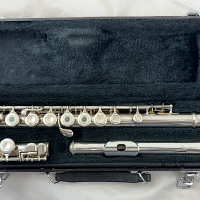 Yamaha YFL-285SII - open hole student flute image 2