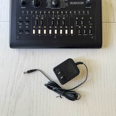 Willzyx Xoxbox 303 clone (Roland TB-303) image 1