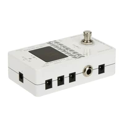 Caline CP-09  Tuner + Power Supply 2 in 1 for Effect Pedals 18V Input 4 Led Display image 4