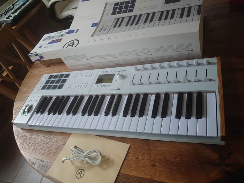 Arturia KeyLab 49 Mk3 MIDI Controller image 1