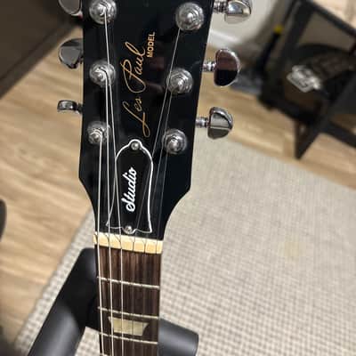 Gibson Les Paul Studio without Fretboard Binding 2019 - 2024 - Wine Red image 3