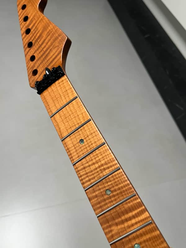 AAAAA Start Floyd nut Roasted flame Maple Electric Guitar Neck Radius 12inch Round stainless steel 22 frets Colored shells Inlay Radius: 12 inches image 1