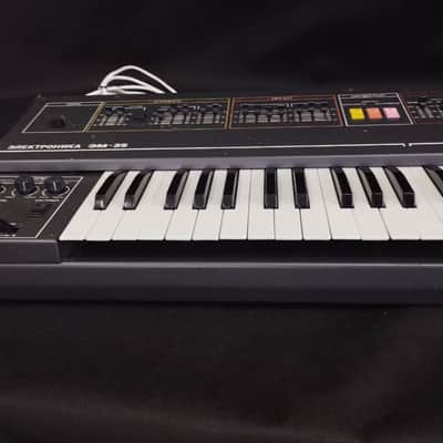Elektronika EM-25 - soviet analog synth, 1990 image 6