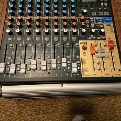 TASCAM Model 12 + Deck Saver + Flight Case + 128gb memorycard image 2