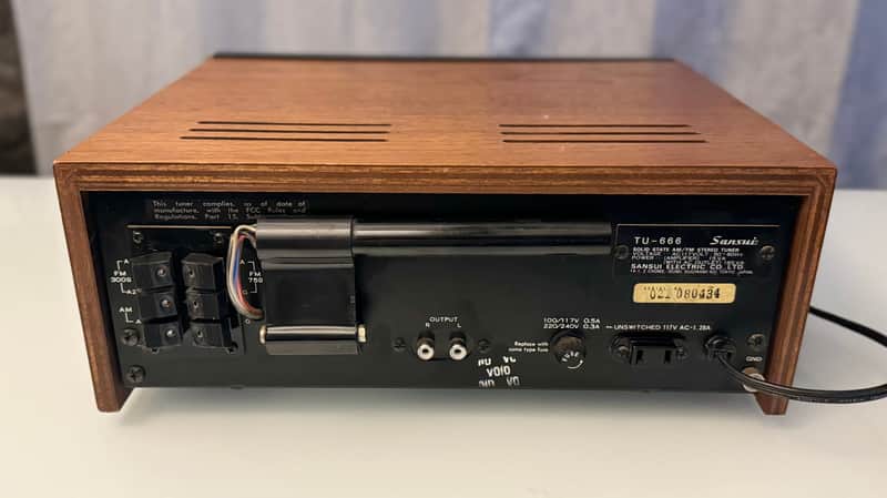 Vintage Sansui 💢 TU-666 AM/FM Solid State Stereo Tuner - Serviced