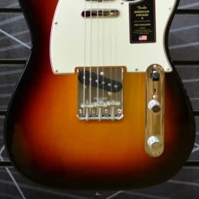 Fender American Vintage II 1963 Telecaster 3 Colour Sunburst w/ Vintage-Style Brown Case B Stock image 6