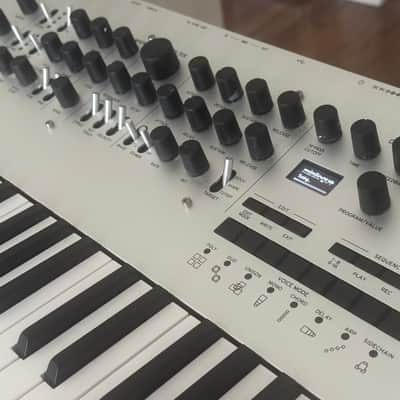 Korg Minilogue 4-Voice Polyphonic Analog Synthesizer 2016 - Present - Silver image 3