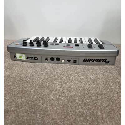 M-Audio Oxygen 8 - MIDI Controller - Good image 7