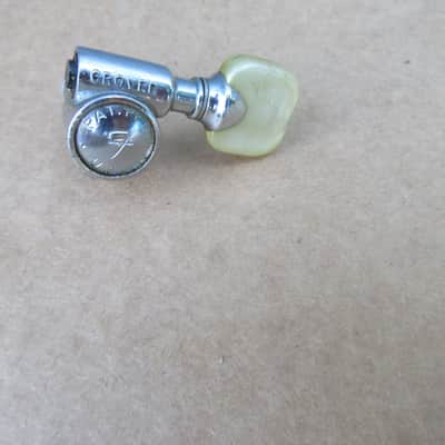 Single 1 1960s 67 Grover Fender F USA Pat Pending Guitar Tuner Pearloid Button image 2