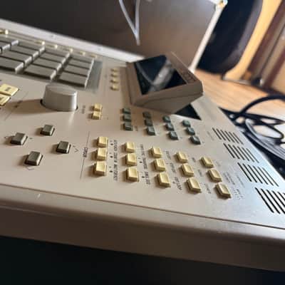 Akai MPC3000 with the original manual + multicore + new floppies + coaxial cable image 9